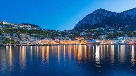 Costa de Sorrento e passeio noturno de barco em Capri
